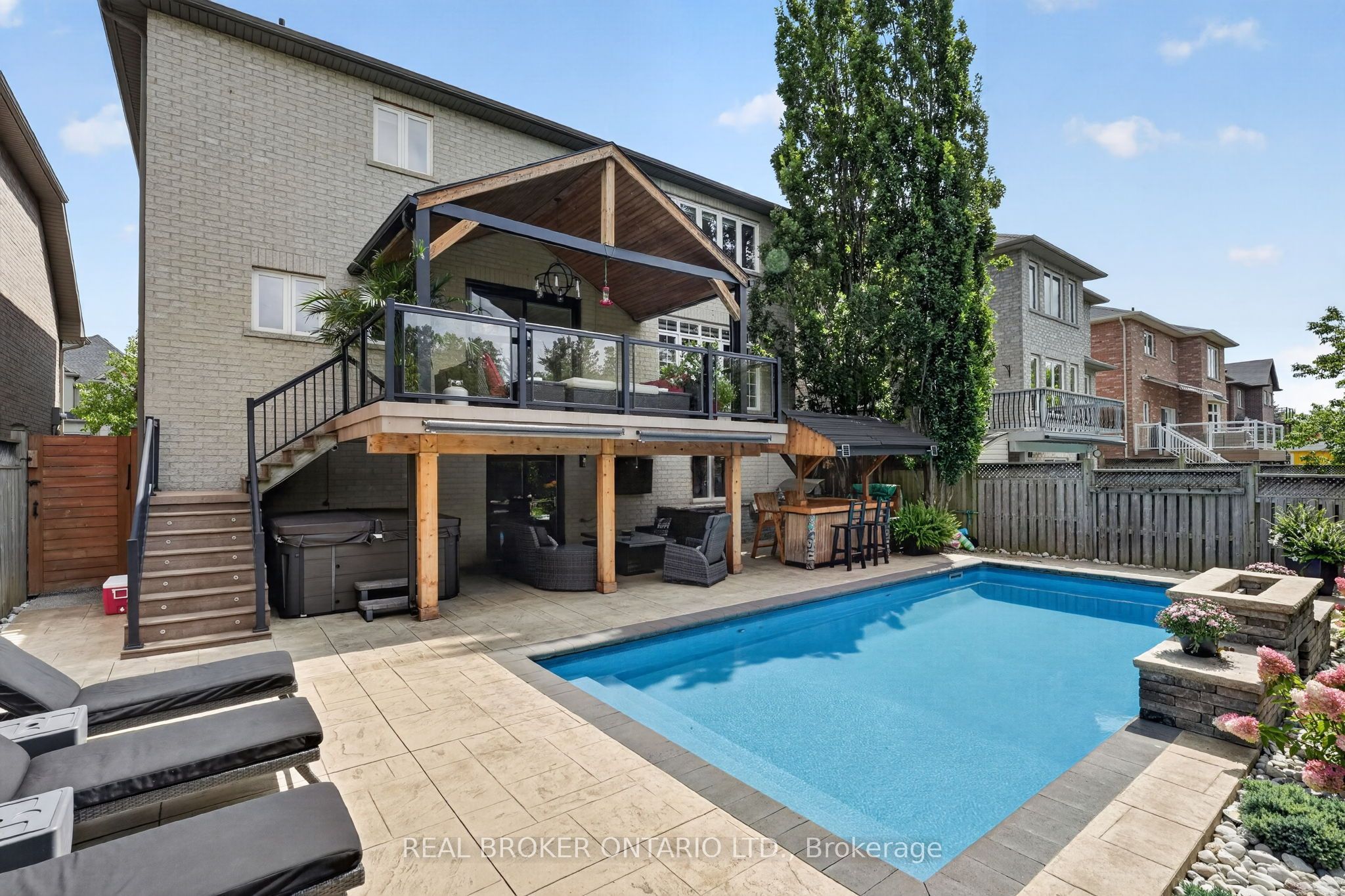 483 Valridge Drive Property Photo 4