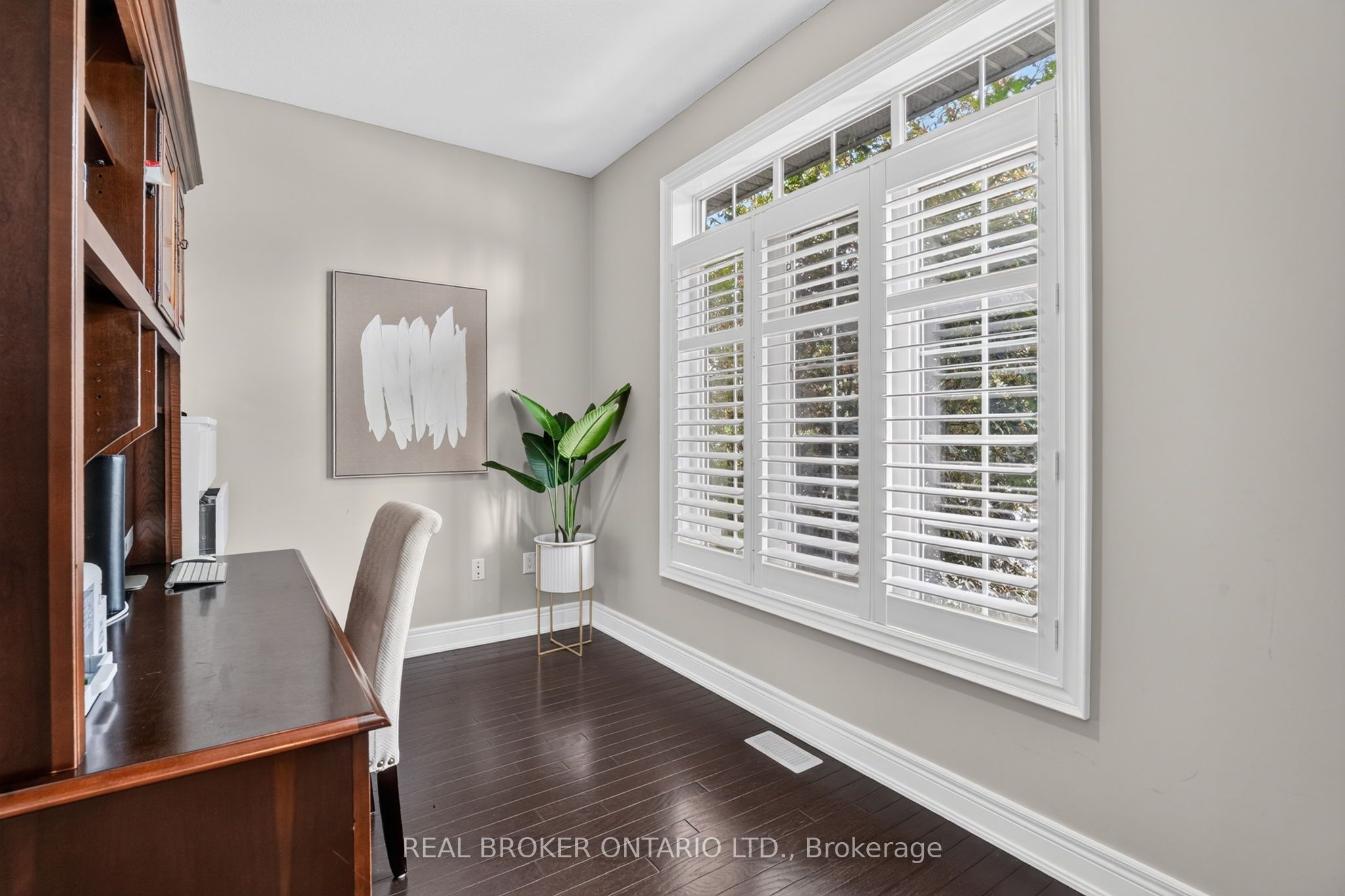 483 Valridge Drive Property Photo 11