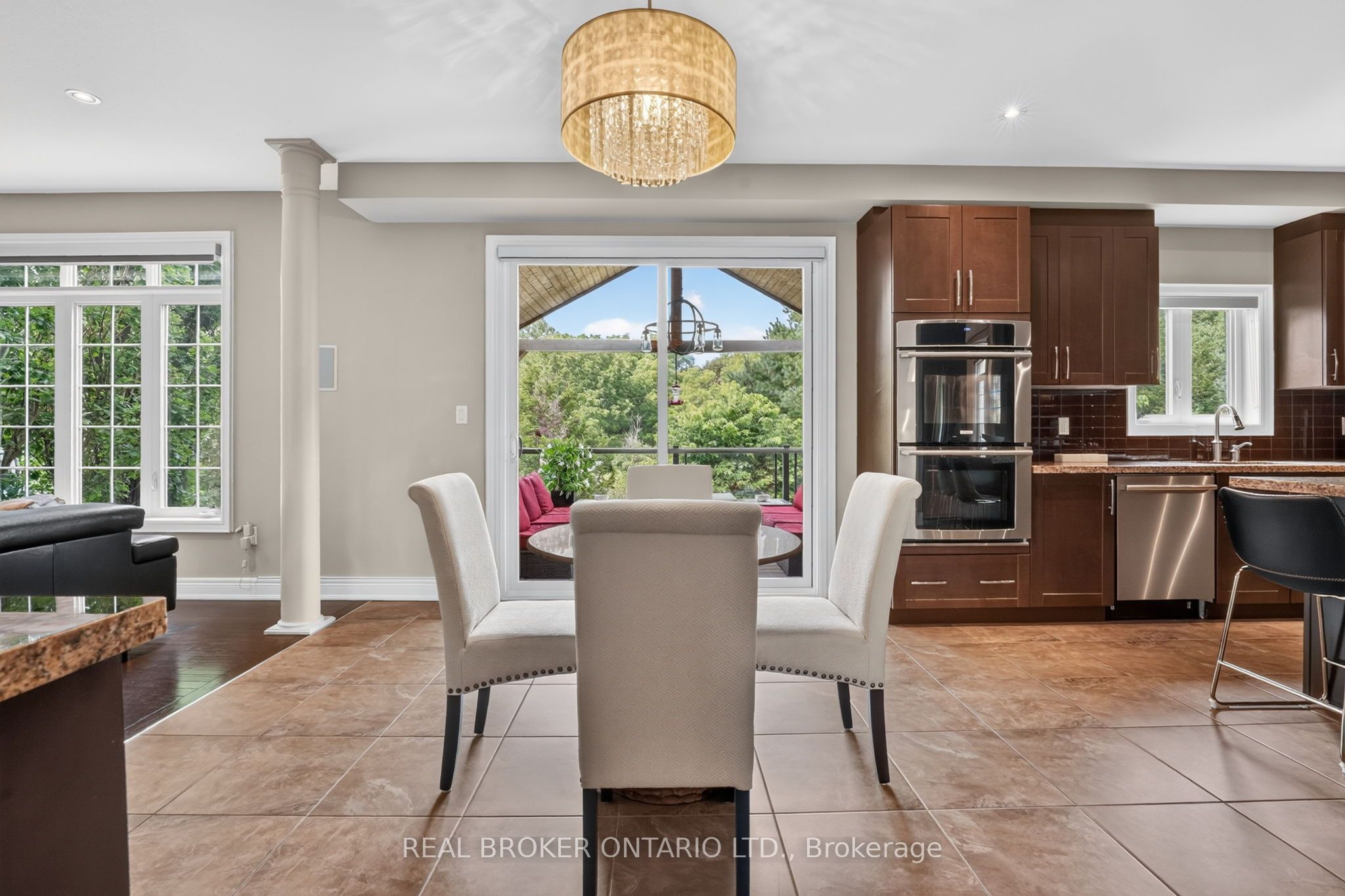 483 Valridge Drive Property Photo 15
