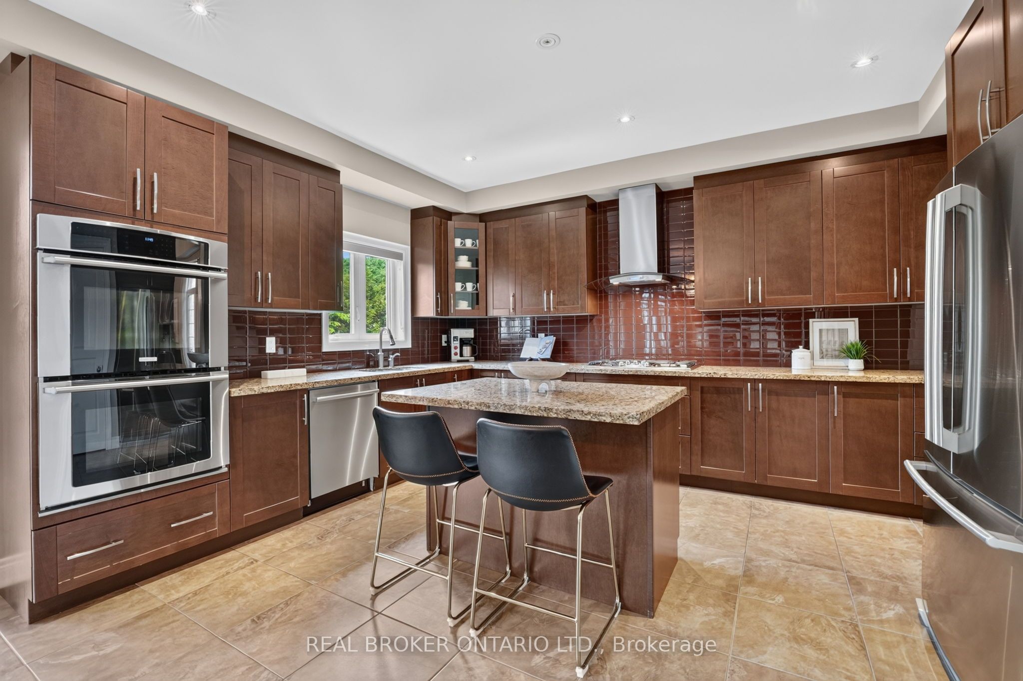 483 Valridge Drive Property Photo 16