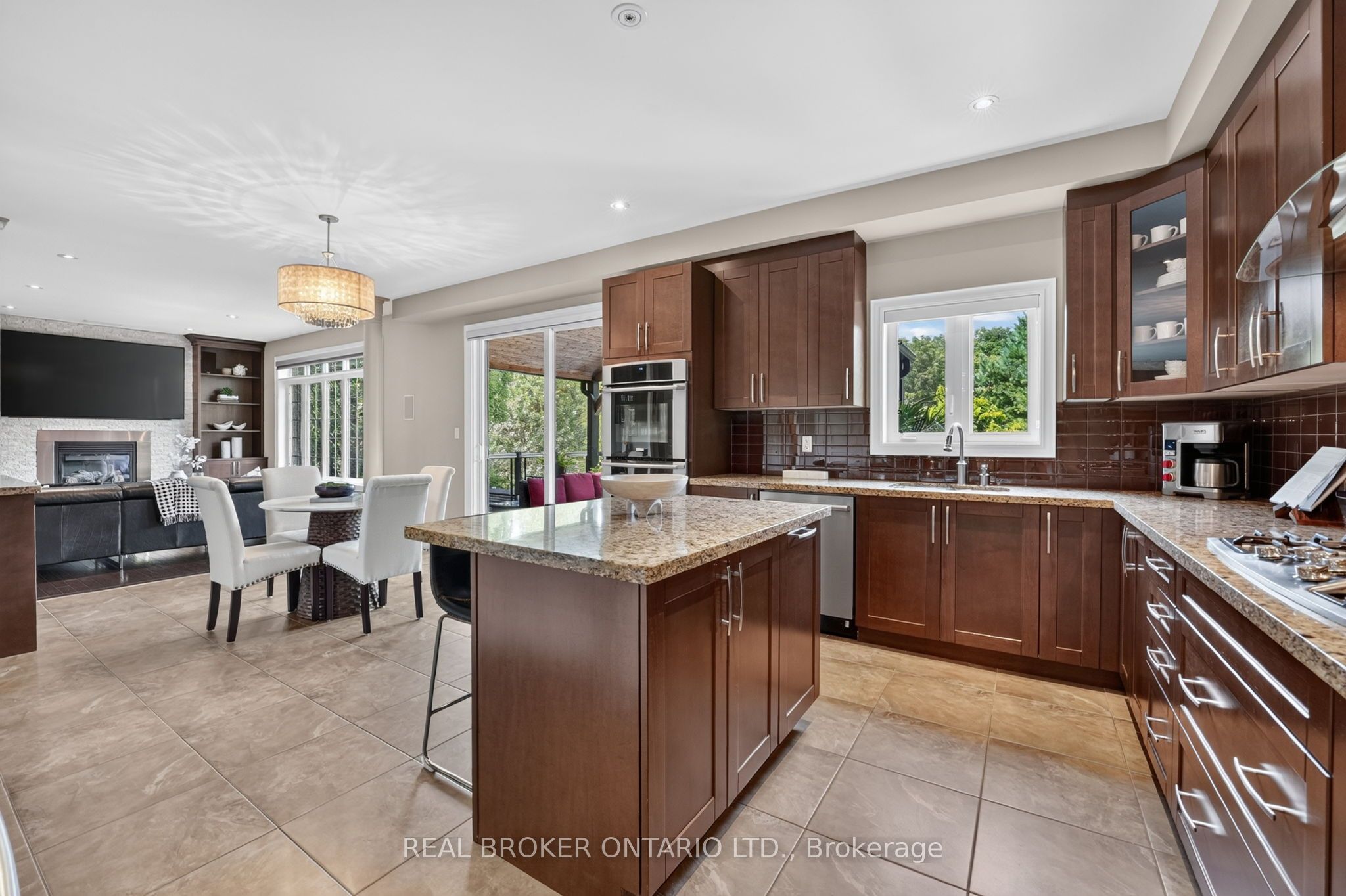 483 Valridge Drive Property Photo 18