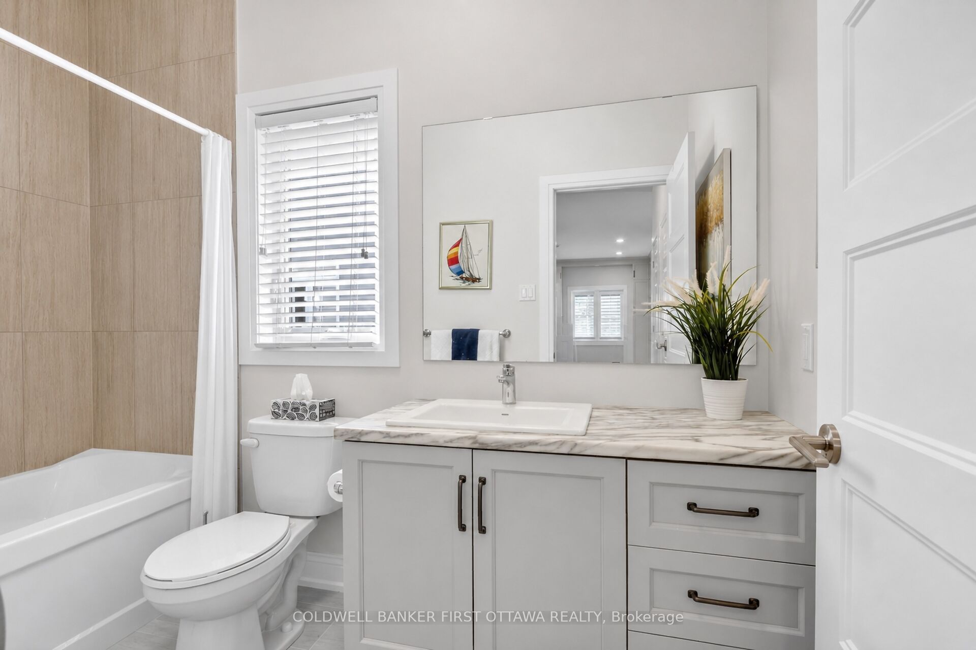 124 Lyon Street Property Photo 12
