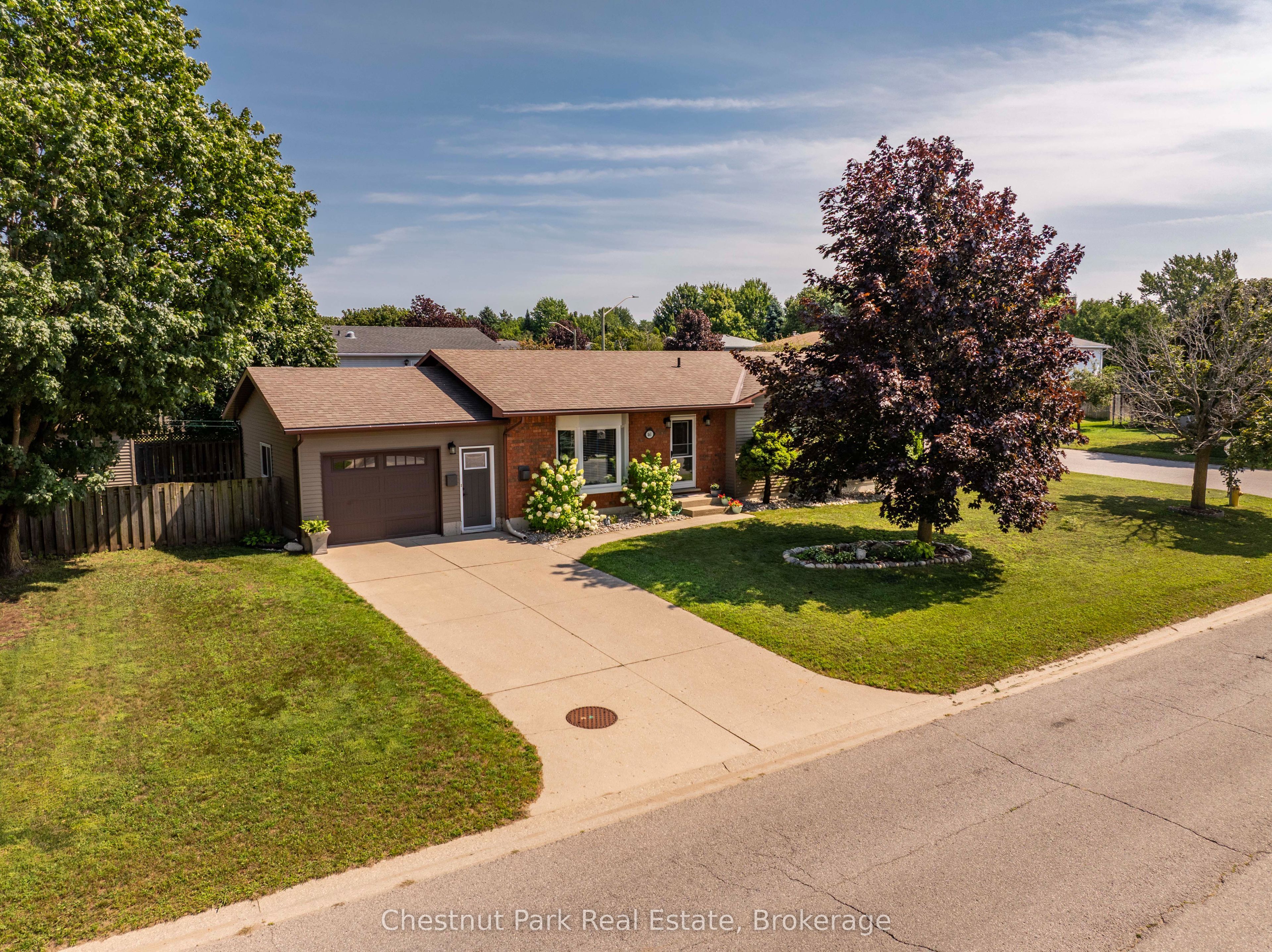 861 Arlington Street Property Photo 1