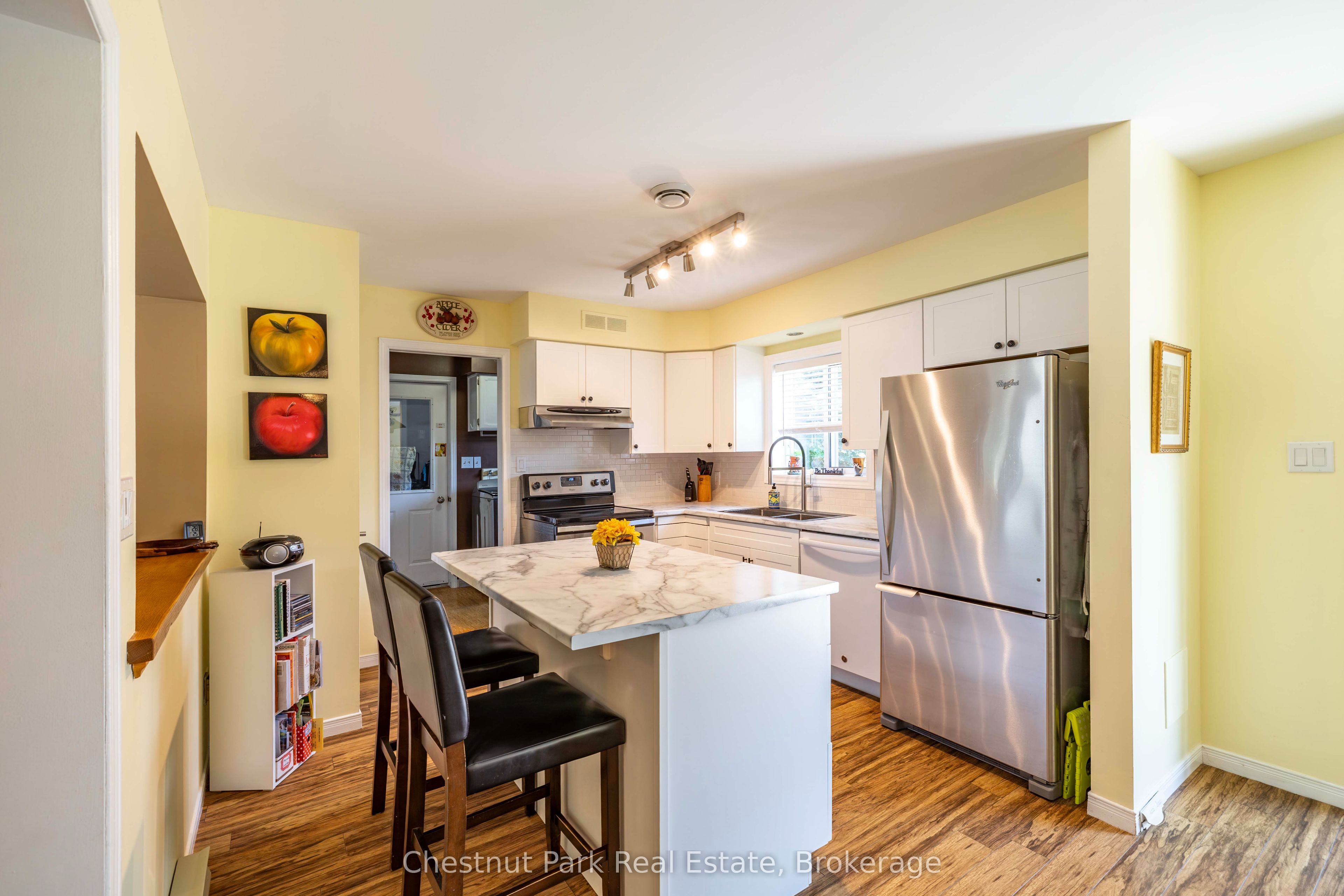 861 Arlington Street Property Photo 9
