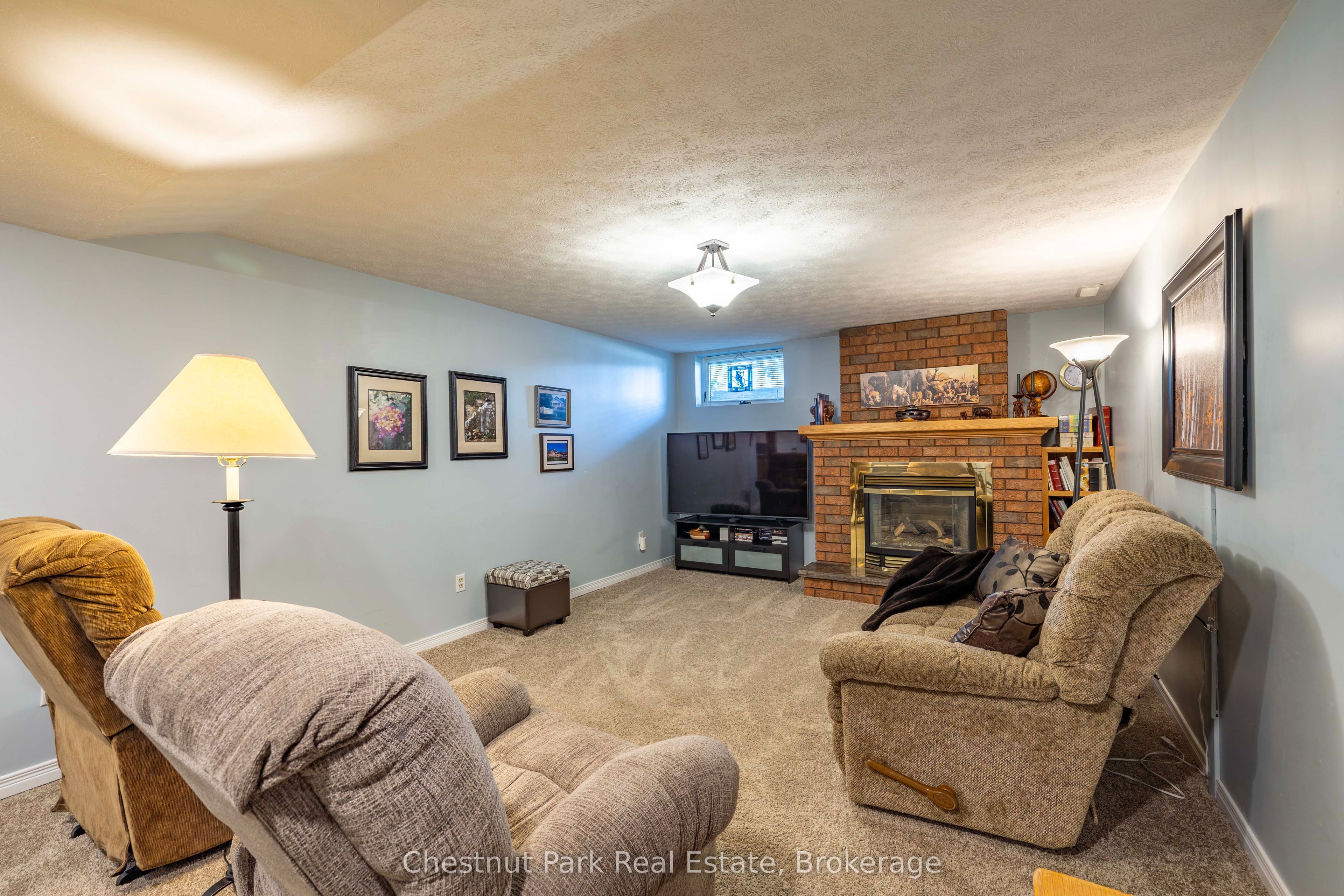 861 Arlington Street Property Photo 24