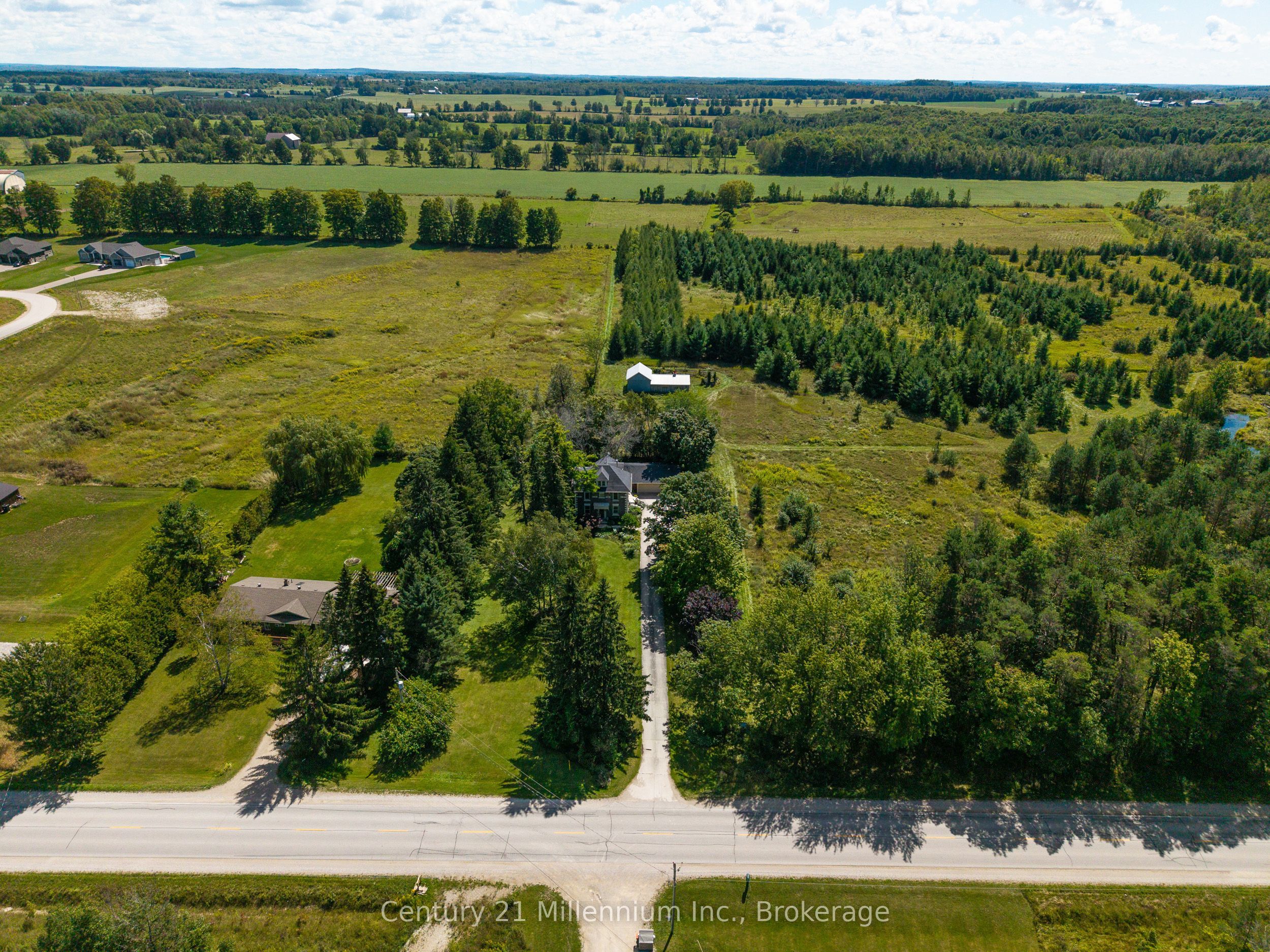 101774 Grey 5 Road Property Photo 6