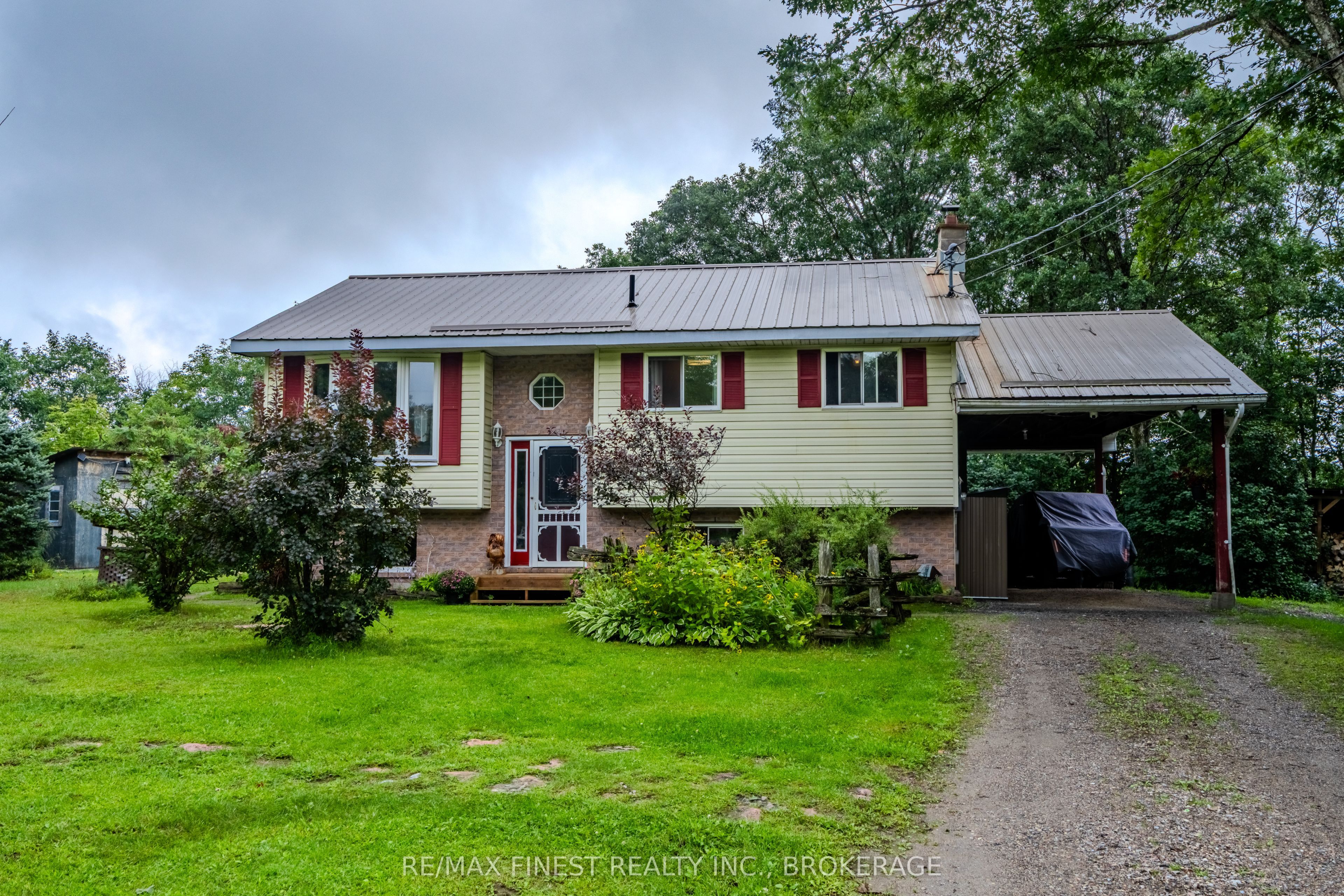 1041 Tryon Road Property Photo 1