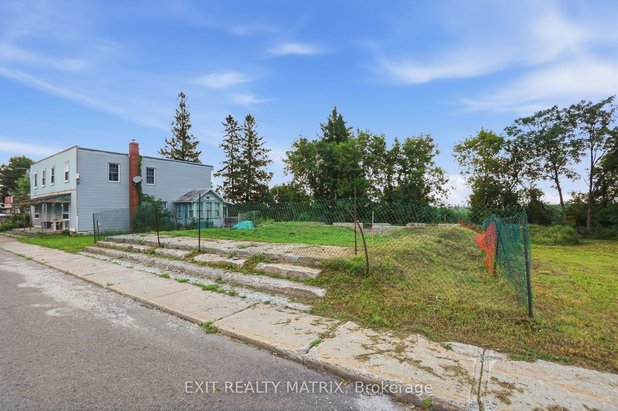 21924 Laggan Glenelg Road Property Photo 2
