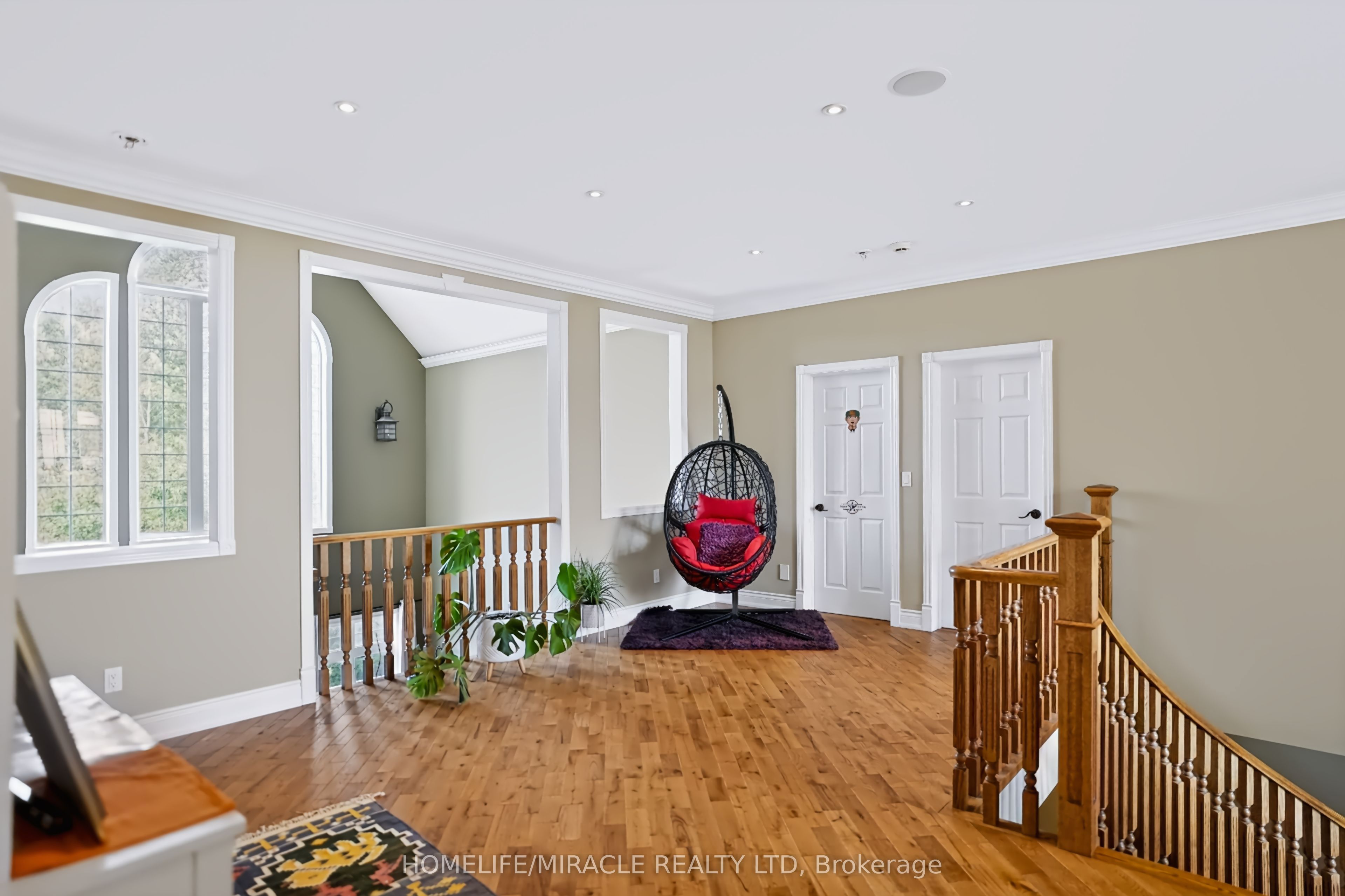 345305 15th Side Road Property Photo 16