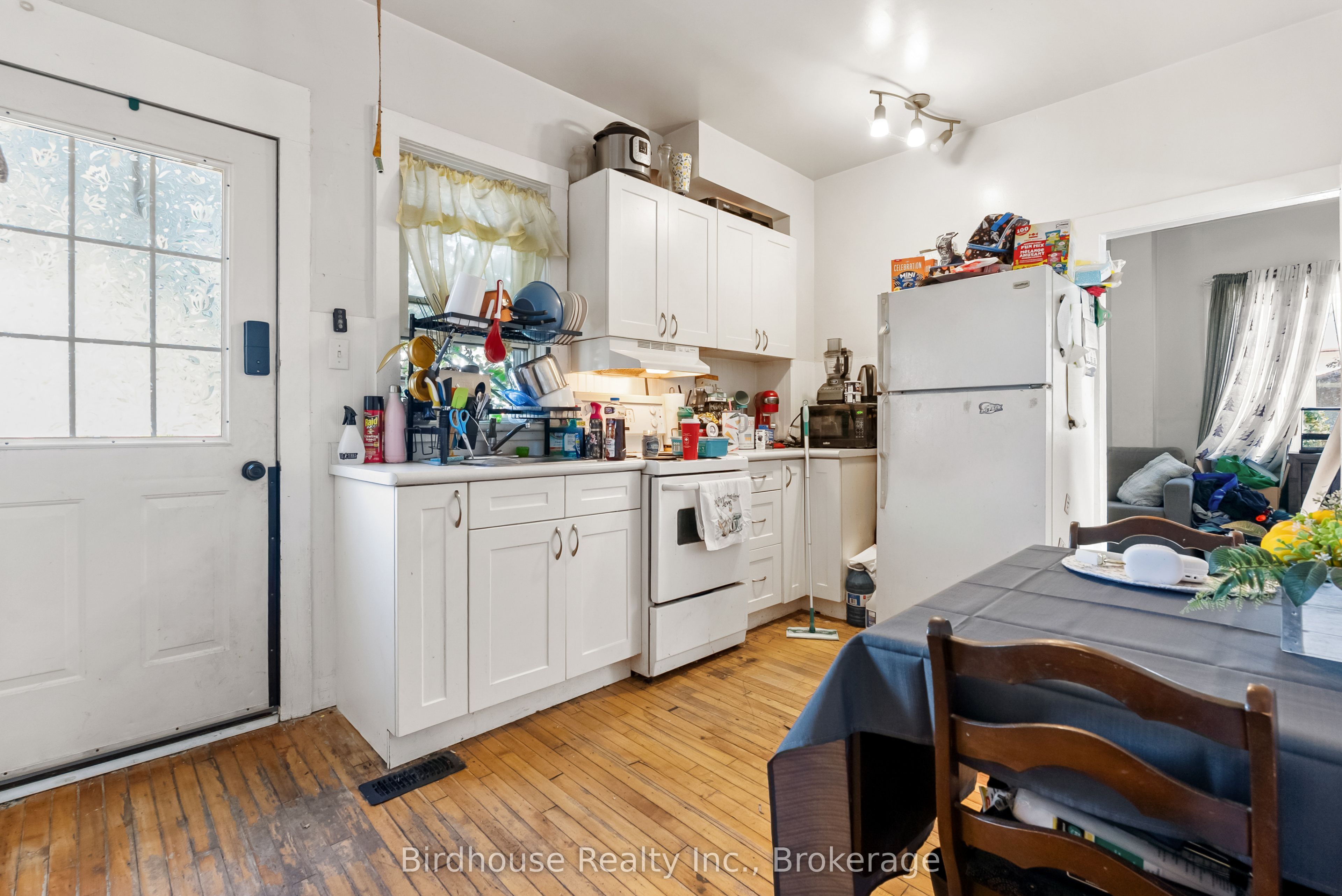99 Durham Street W Property Photo 6
