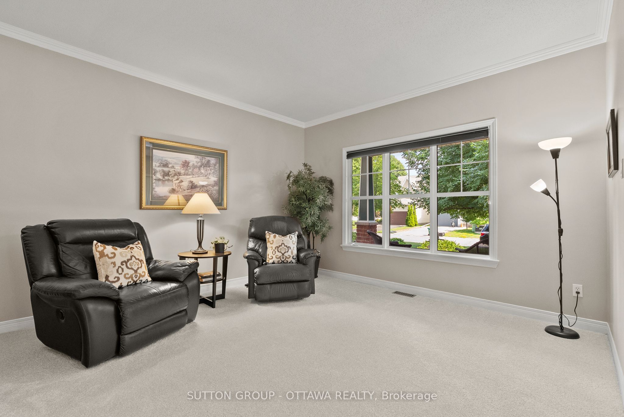 21 Avonmore Crescent Property Photo 5