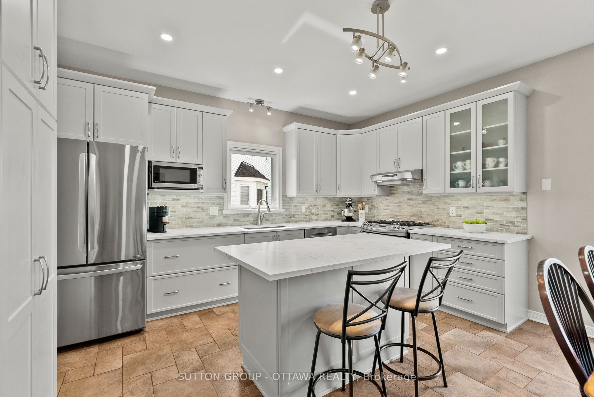 21 Avonmore Crescent Property Photo 12