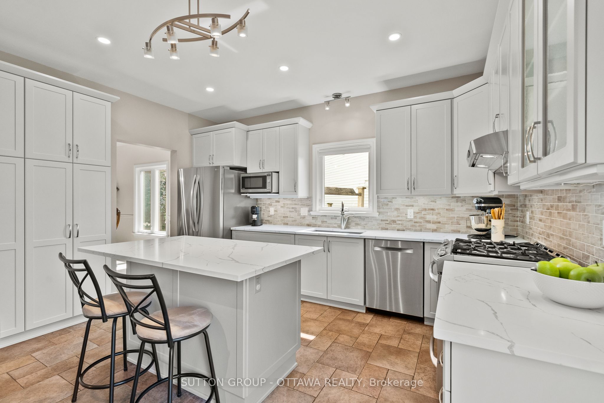 21 Avonmore Crescent Property Photo 13