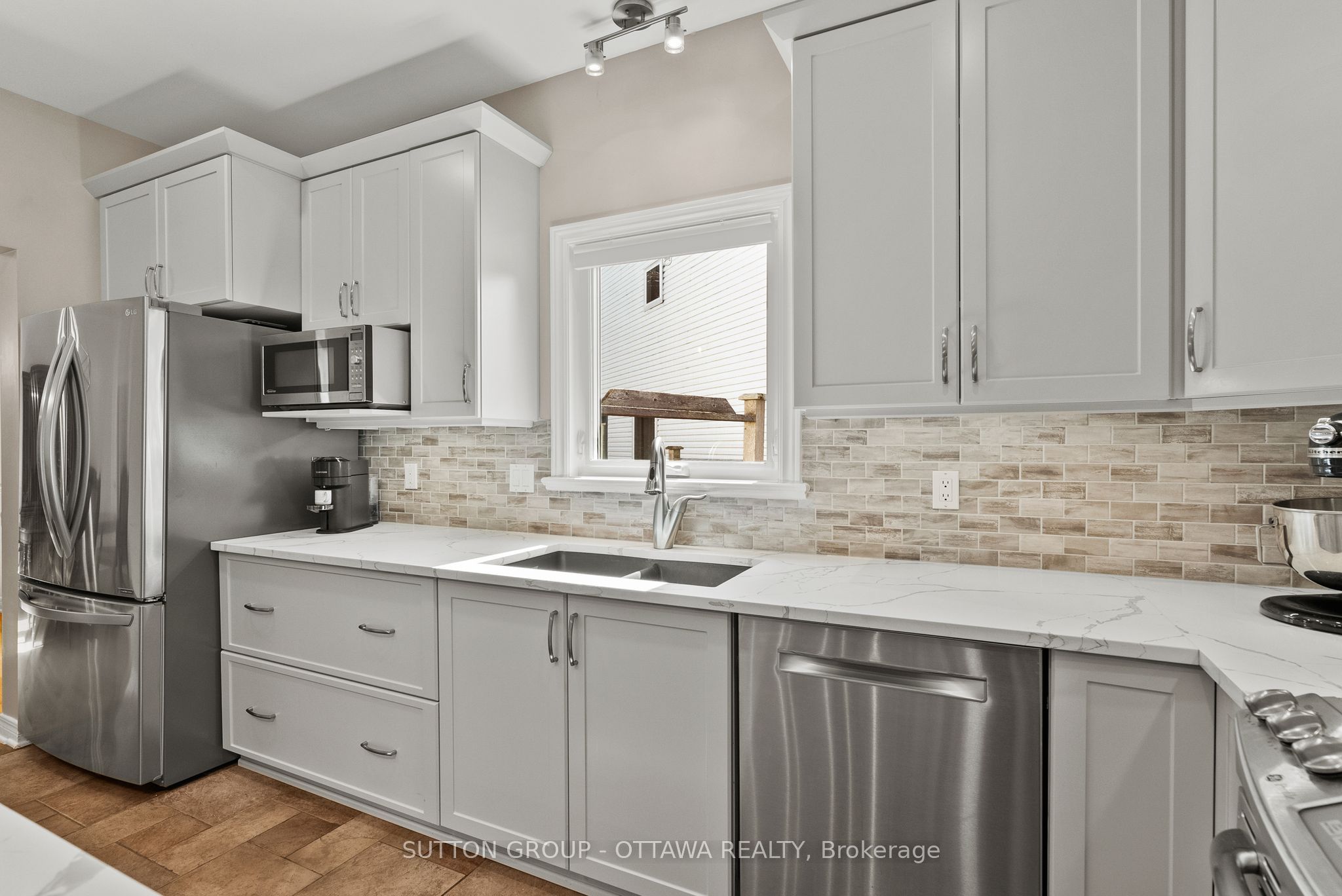 21 Avonmore Crescent Property Photo 15