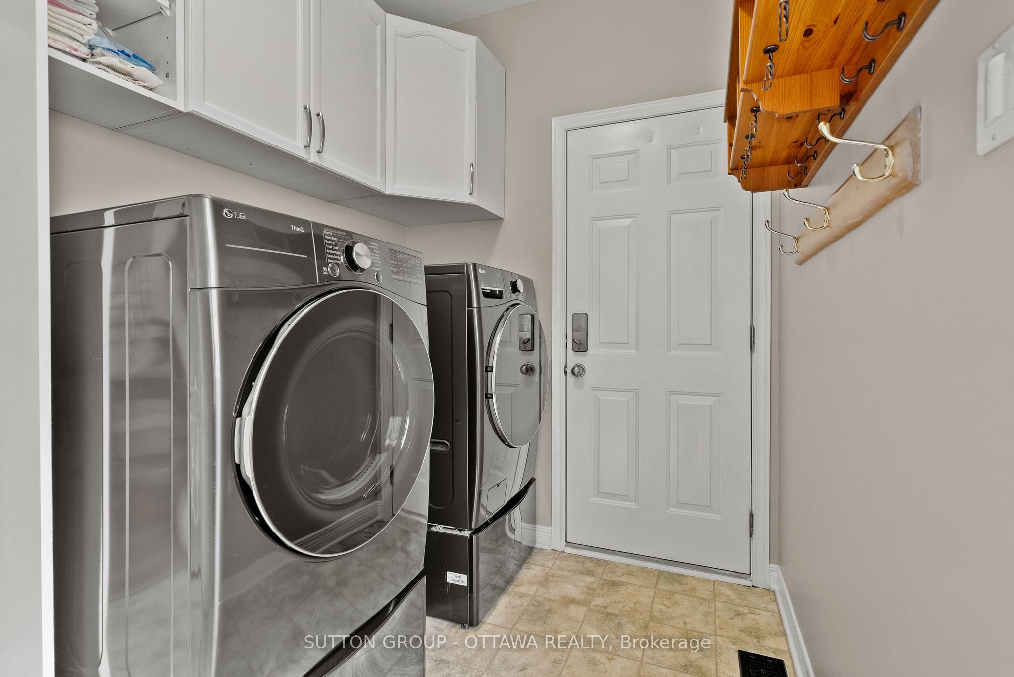 21 Avonmore Crescent Property Photo 22
