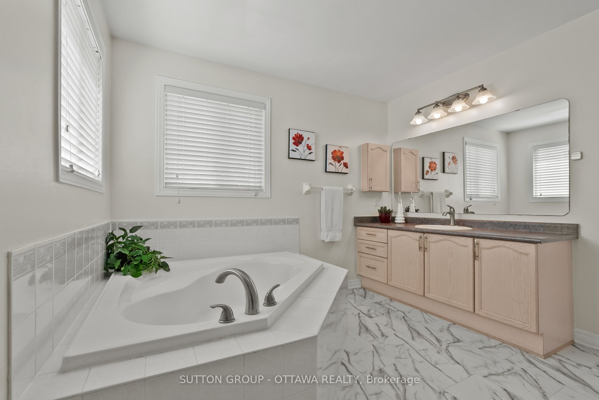 21 Avonmore Crescent Property Photo 27