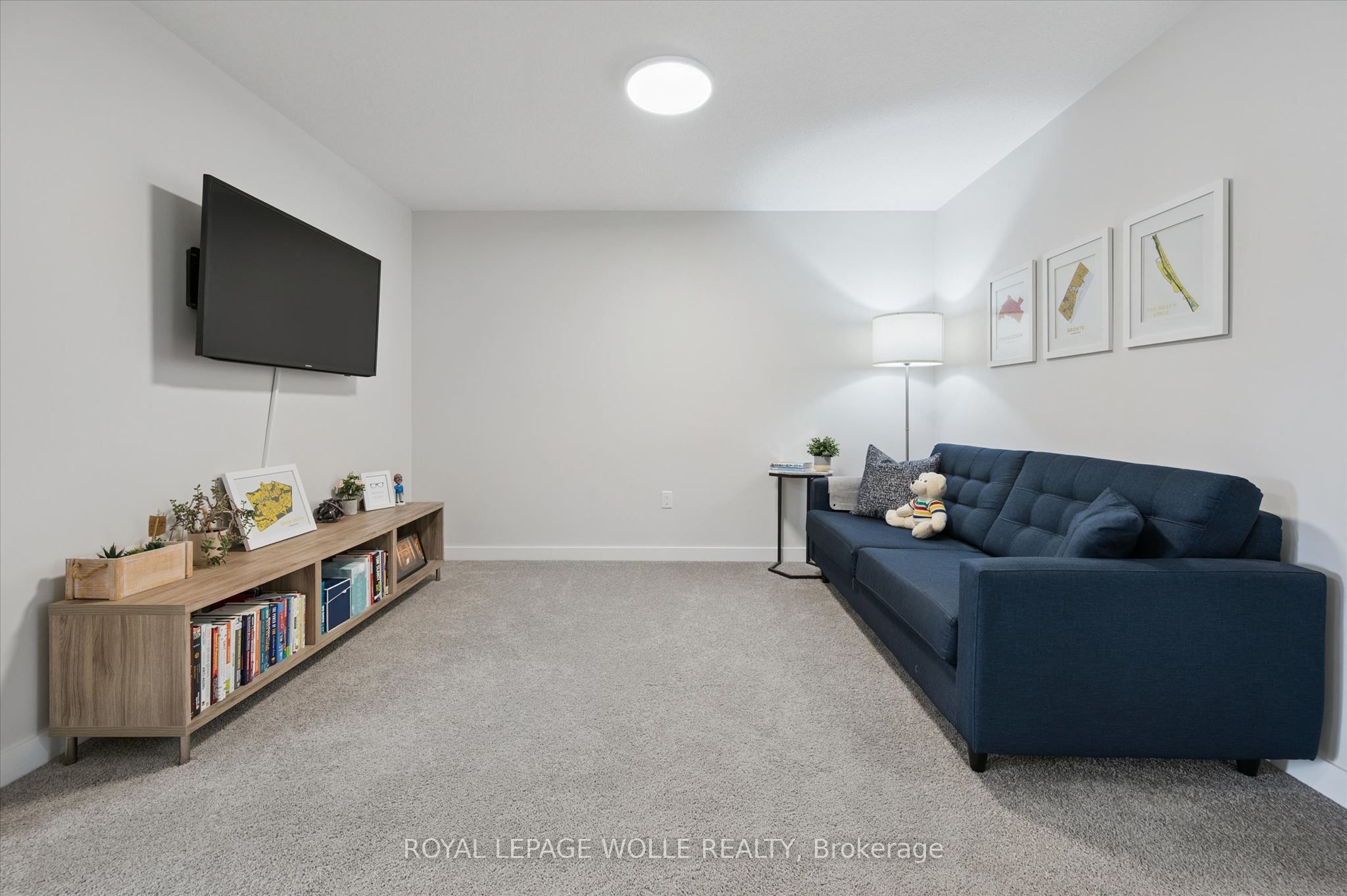 873 Robert Ferrie Drive Property Photo 20