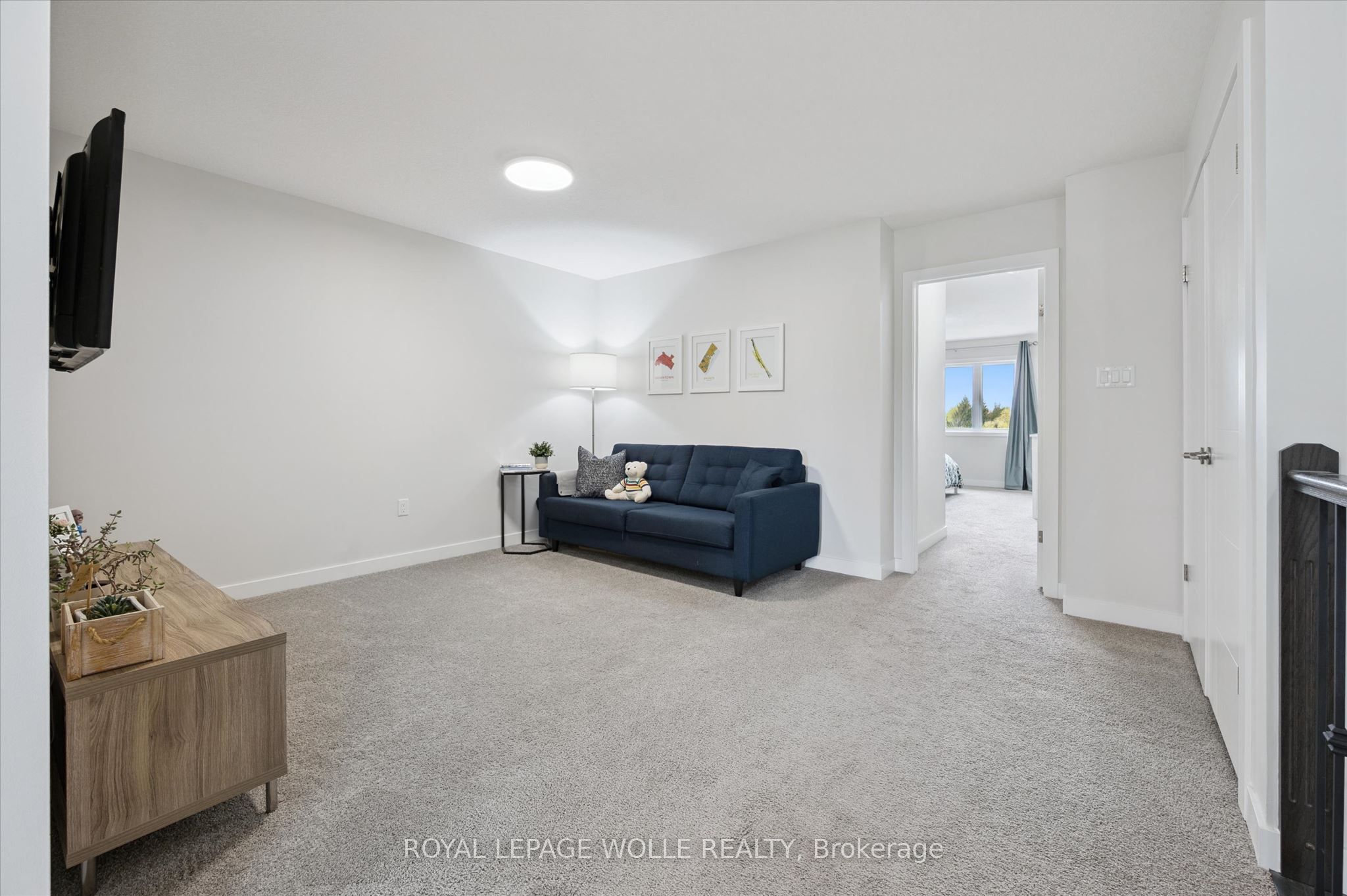 873 Robert Ferrie Drive Property Photo 21