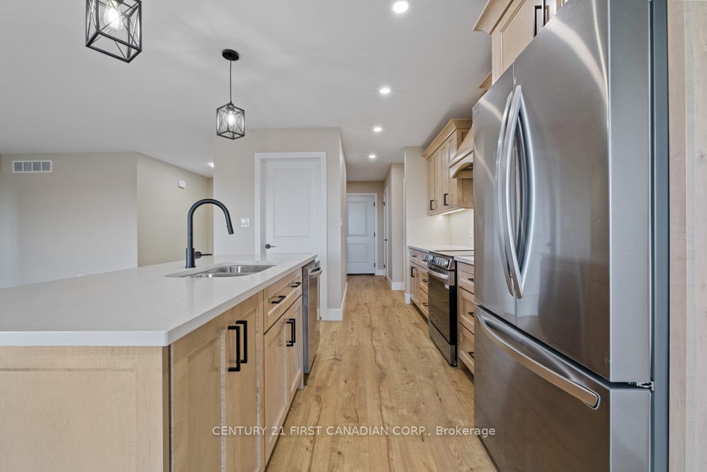 95 Victoria Avenue E Property Photo 11