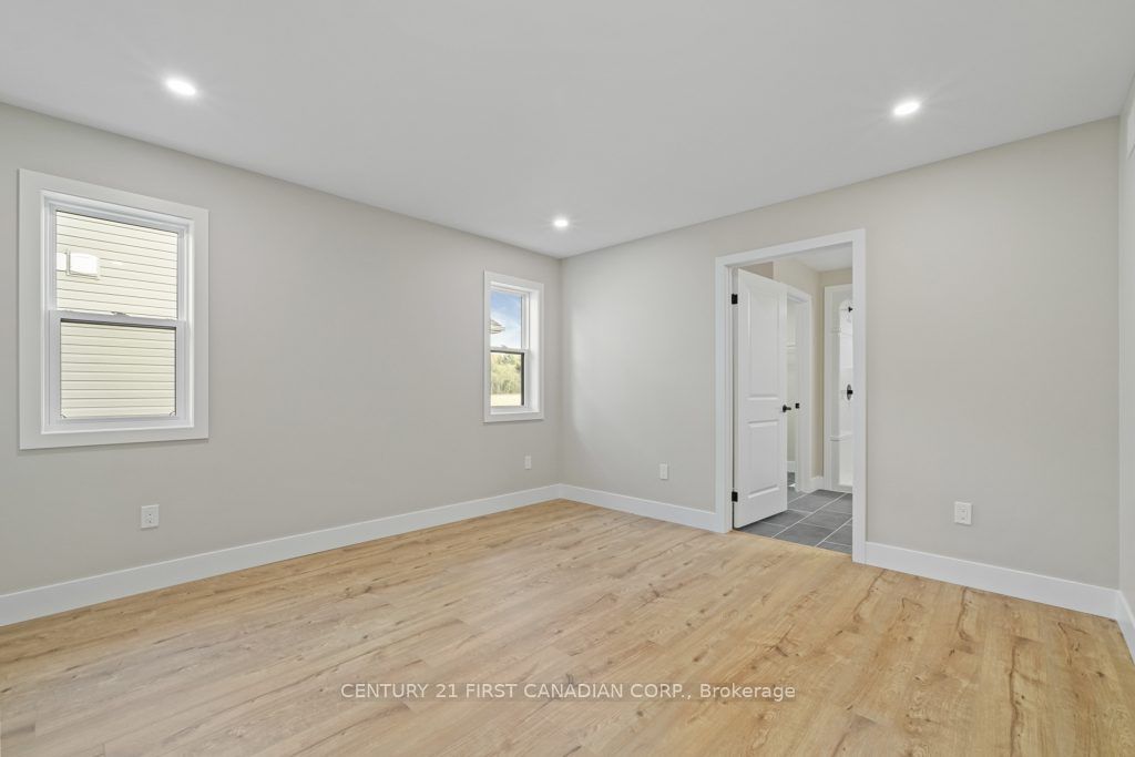 95 Victoria Avenue E Property Photo 13