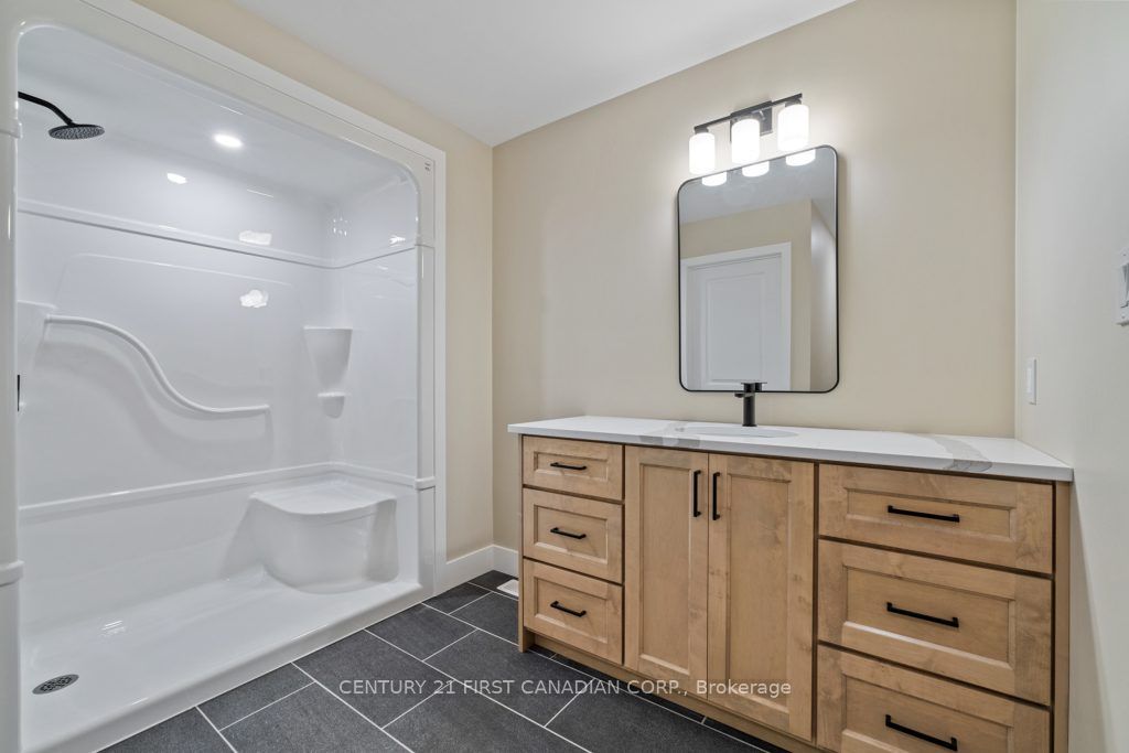 95 Victoria Avenue E Property Photo 14