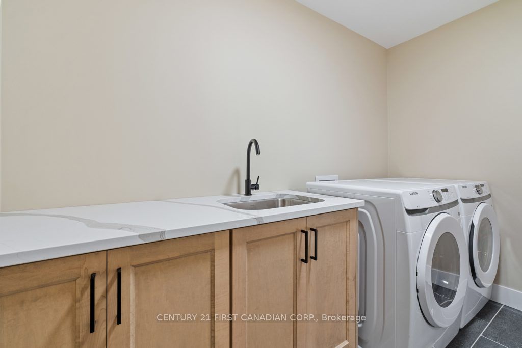 95 Victoria Avenue E Property Photo 16