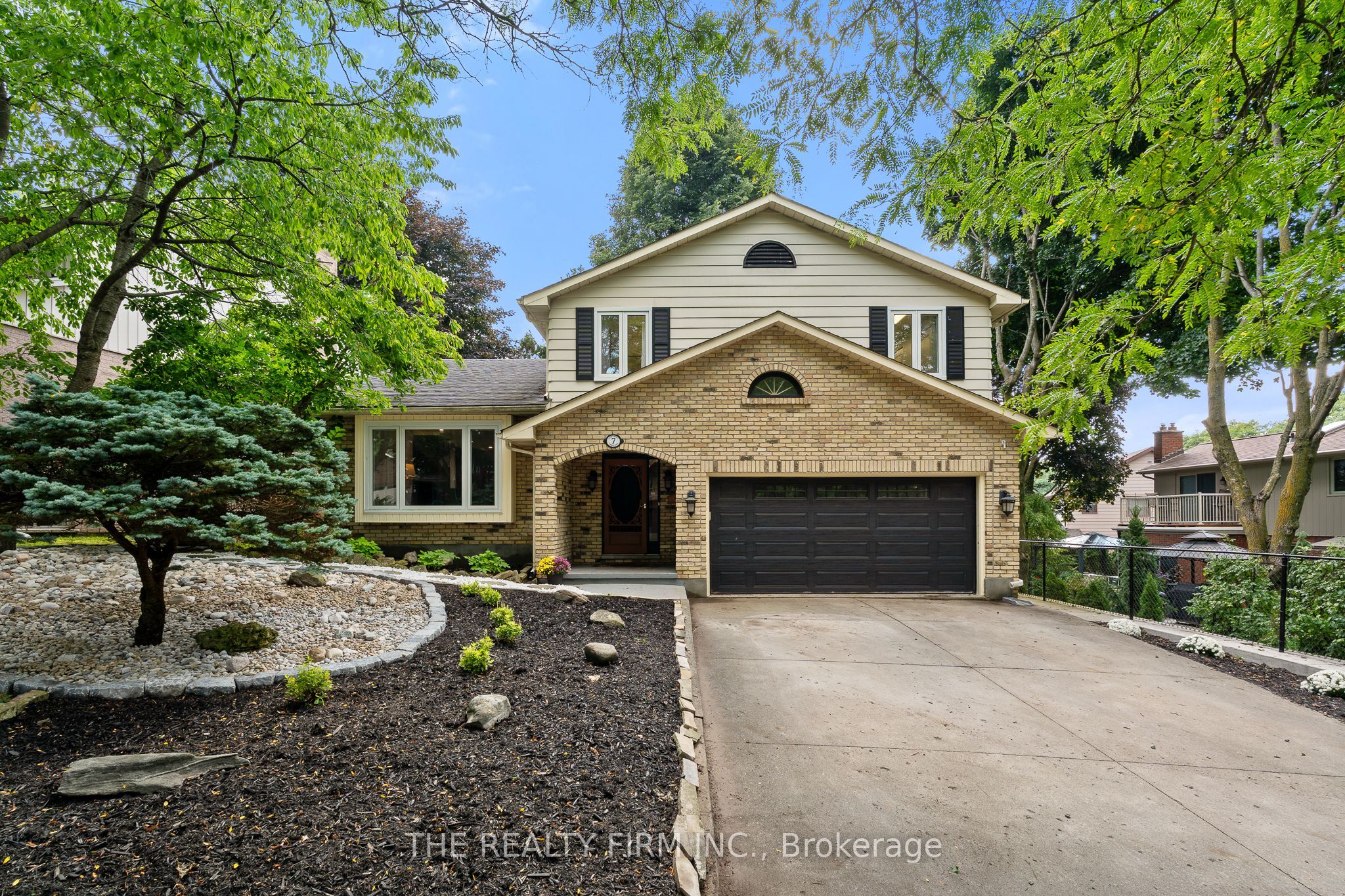 7 Somerset Crescent Property Photo 1