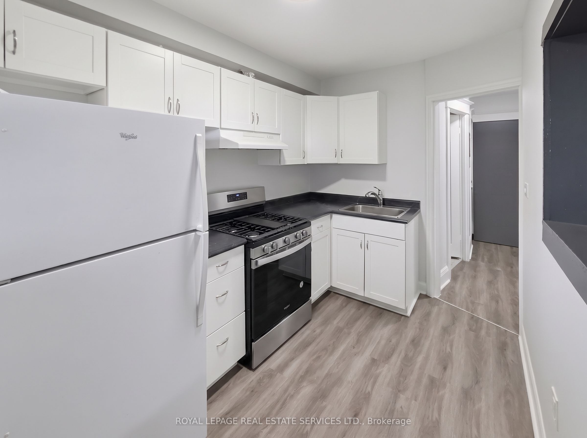 8 Ottawa Street N 6 Property Photo 3