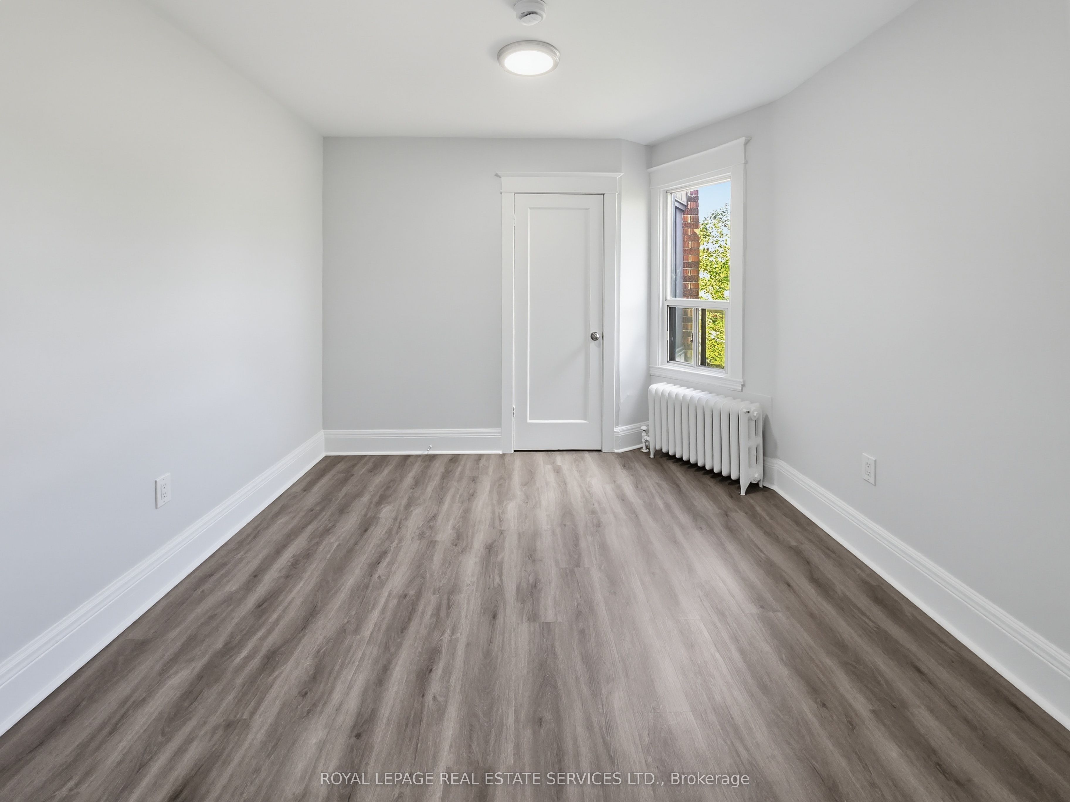 8 Ottawa Street N 6 Property Photo 6