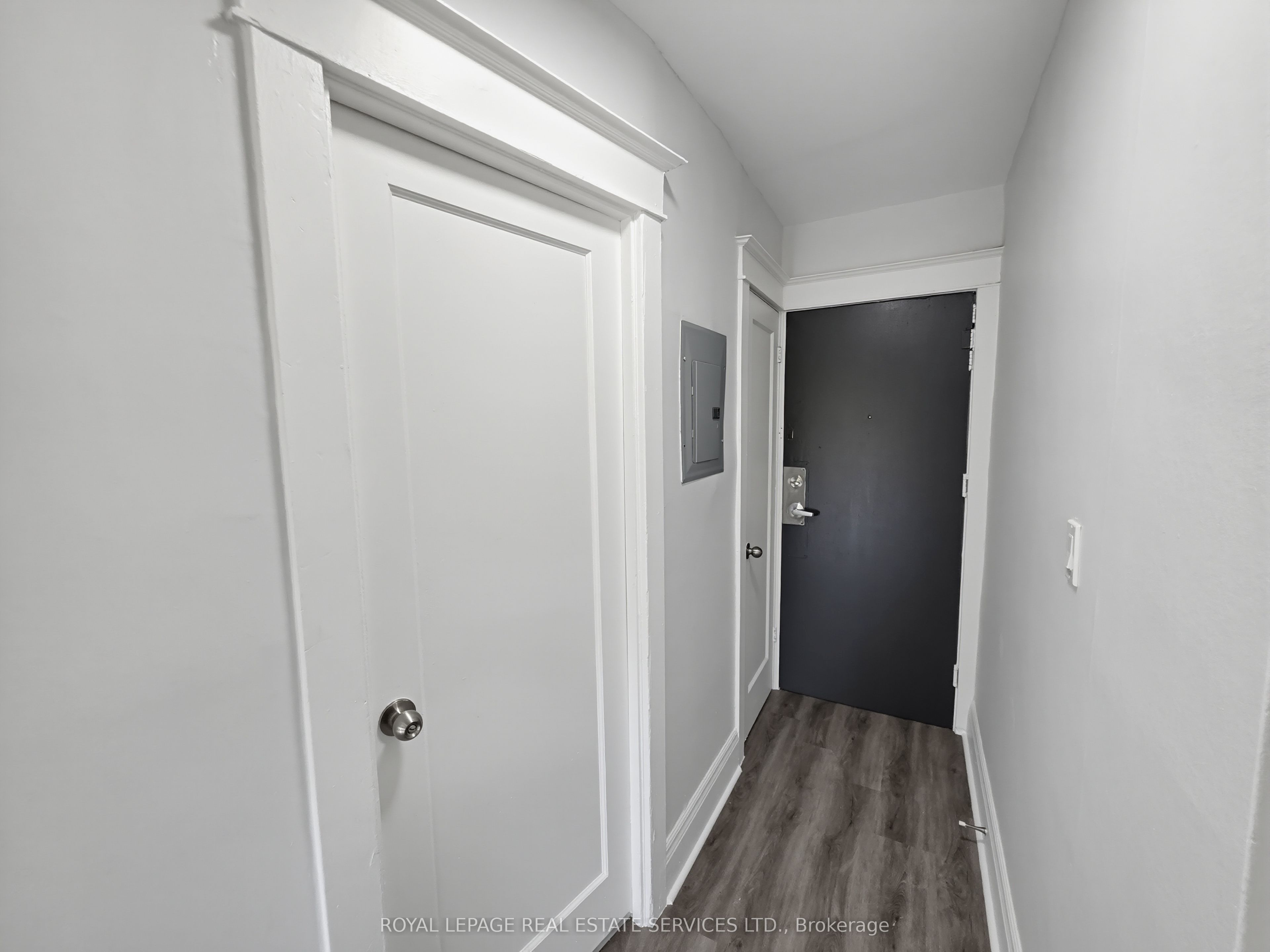 8 Ottawa Street N 6 Property Photo 10
