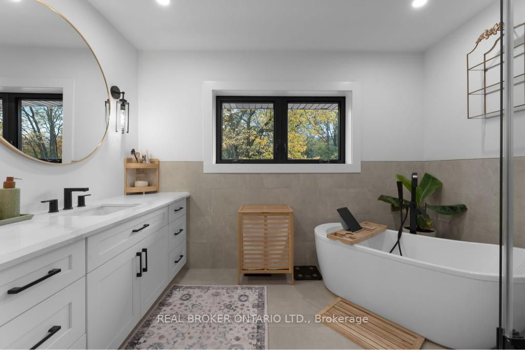 3169 King Street Property Photo 6