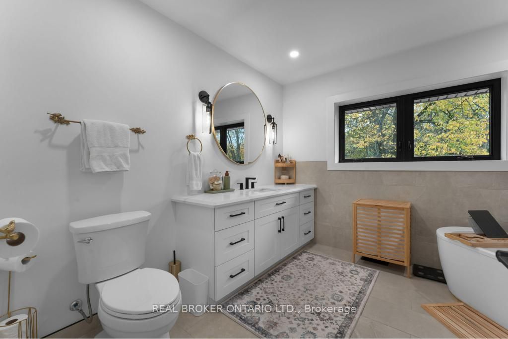 3169 King Street Property Photo 25