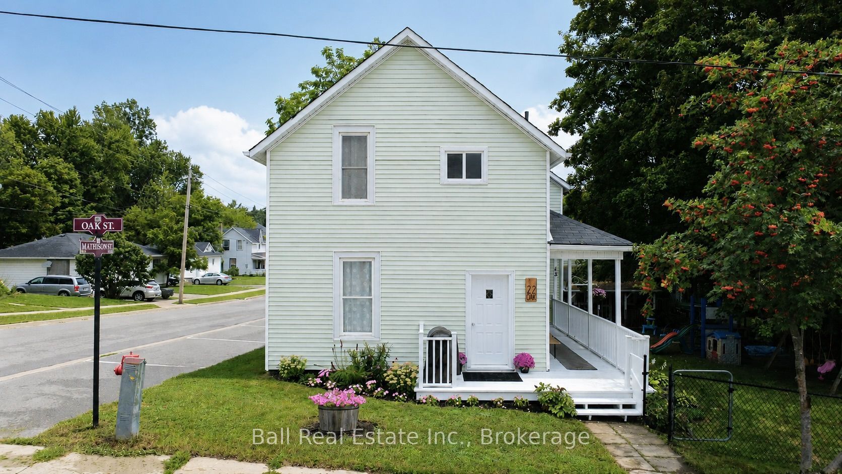 22 Oak Street Property Photo 1