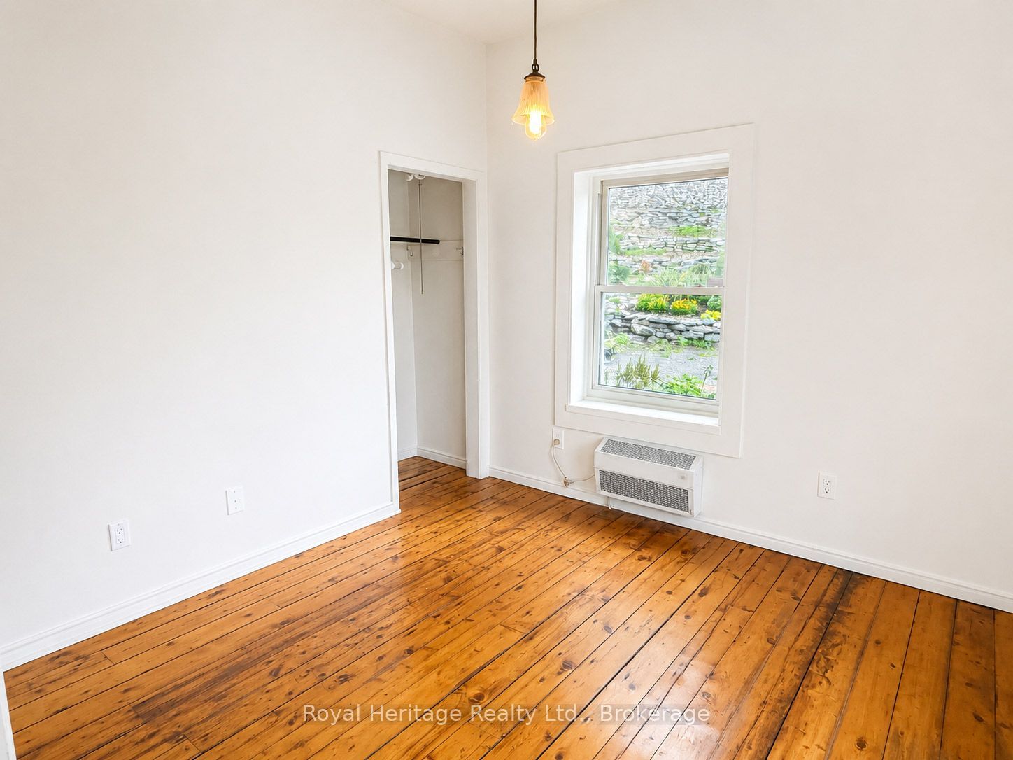6 Willard Street Property Photo 11