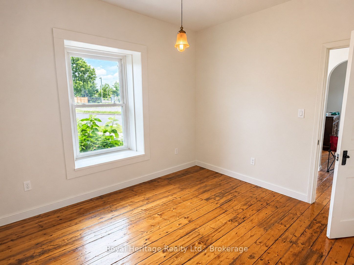 6 Willard Street Property Photo 12