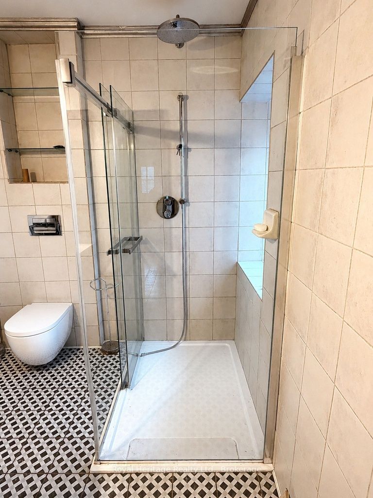 6 Willard Street Property Photo 21