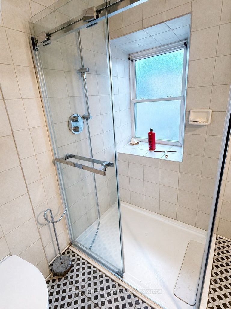 6 Willard Street Property Photo 22
