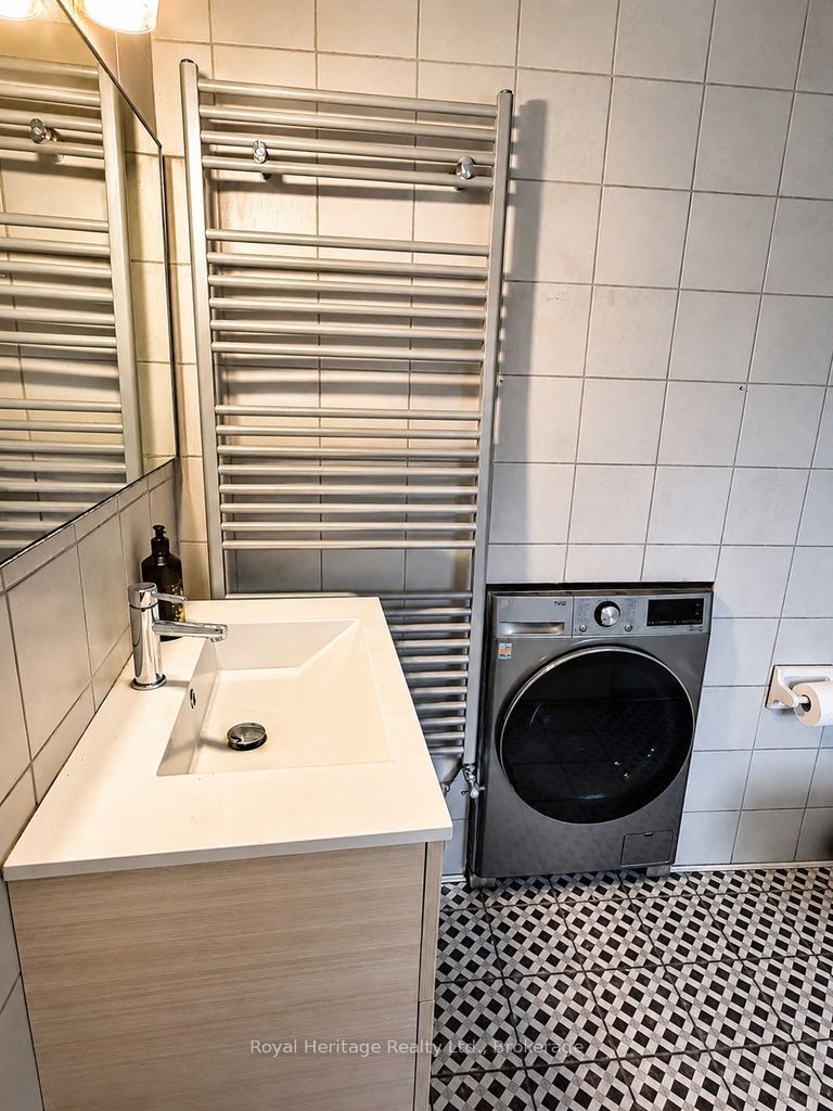 6 Willard Street Property Photo 24