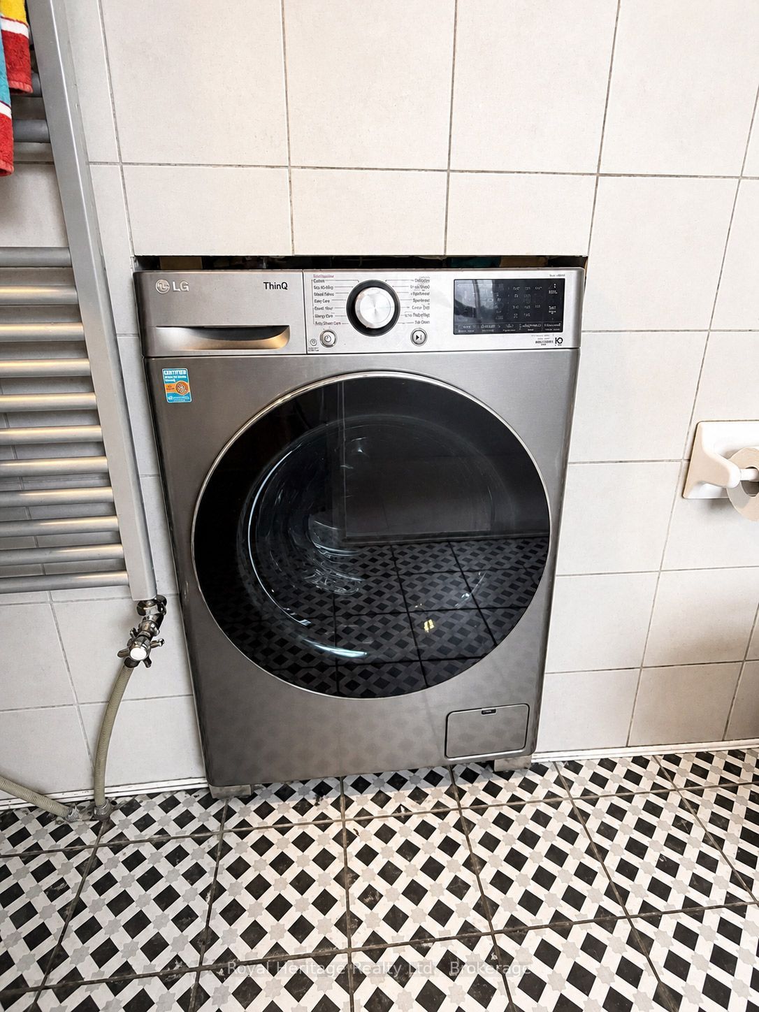 6 Willard Street Property Photo 25