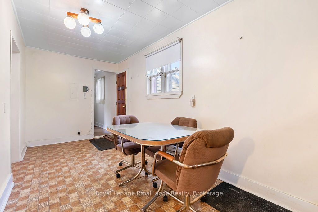 294 Moira Street E Property Photo 13