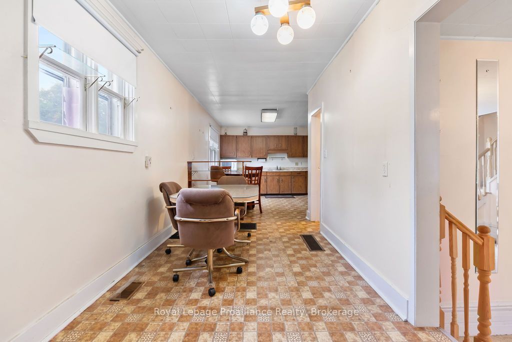 294 Moira Street E Property Photo 14