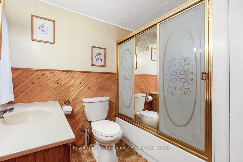 294 Moira Street E Property Photo 15