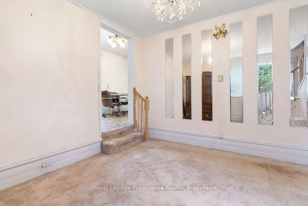 294 Moira Street E Property Photo 17