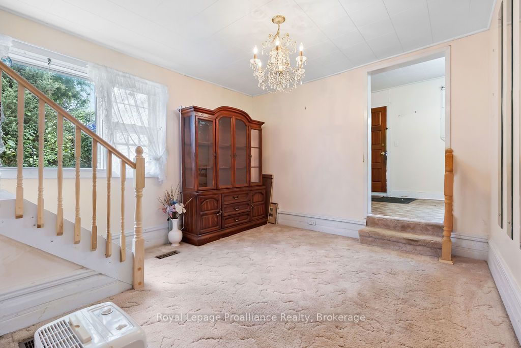 294 Moira Street E Property Photo 18