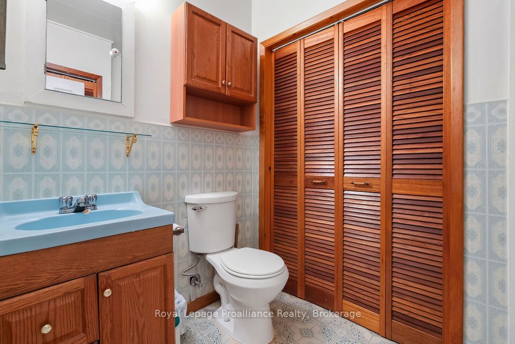 294 Moira Street E Property Photo 19