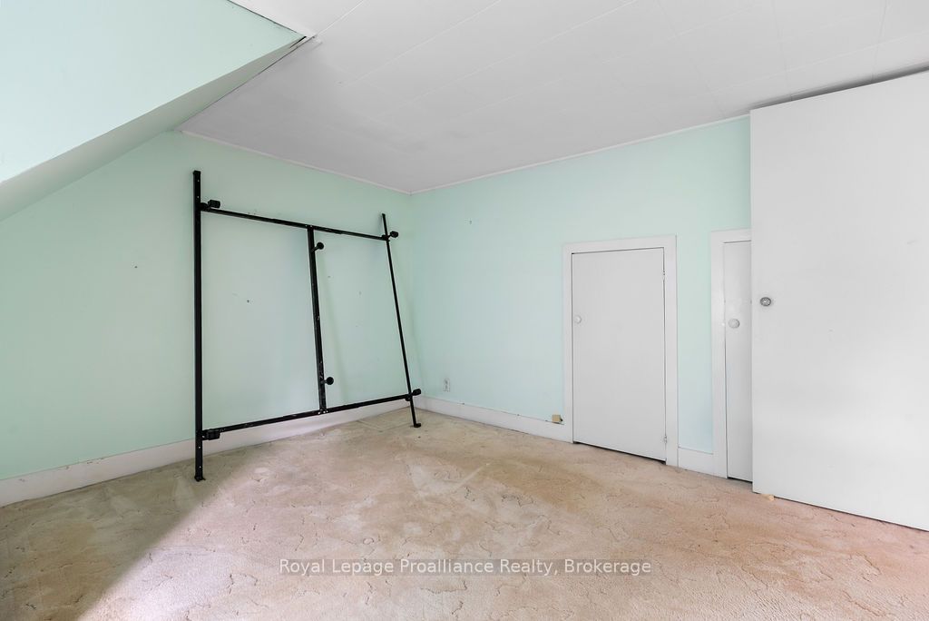 294 Moira Street E Property Photo 29
