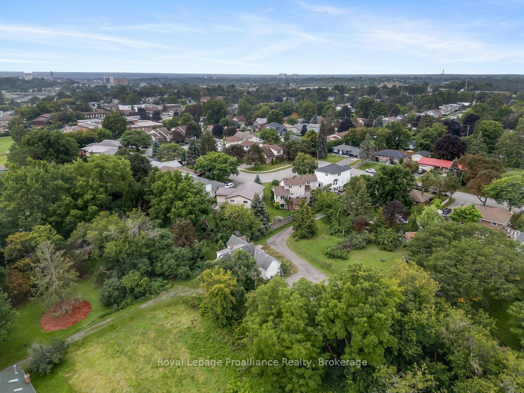 294 Moira Street E Property Photo 30