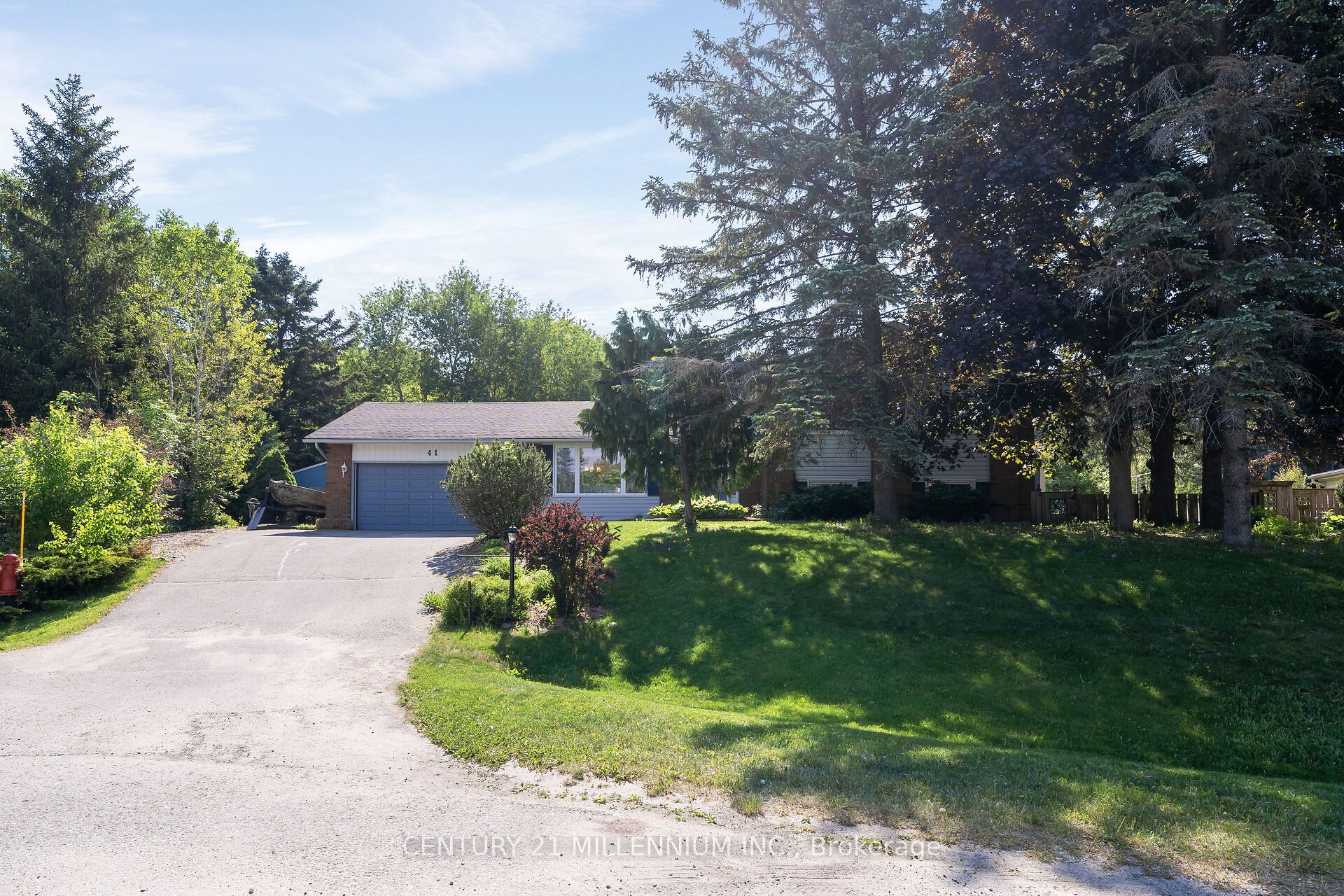 41 Douglas Crescent Property Photo 3