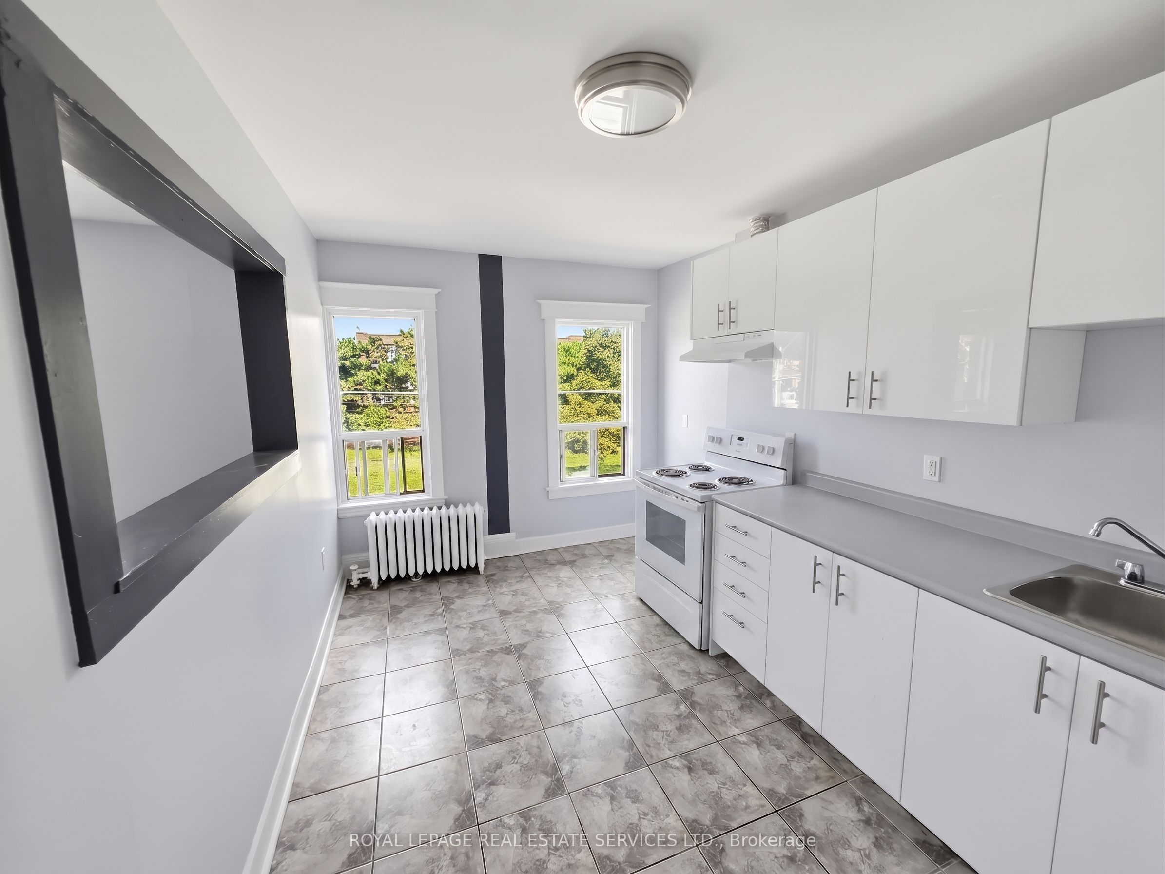 8 Ottawa Street N 8 Property Photo 6