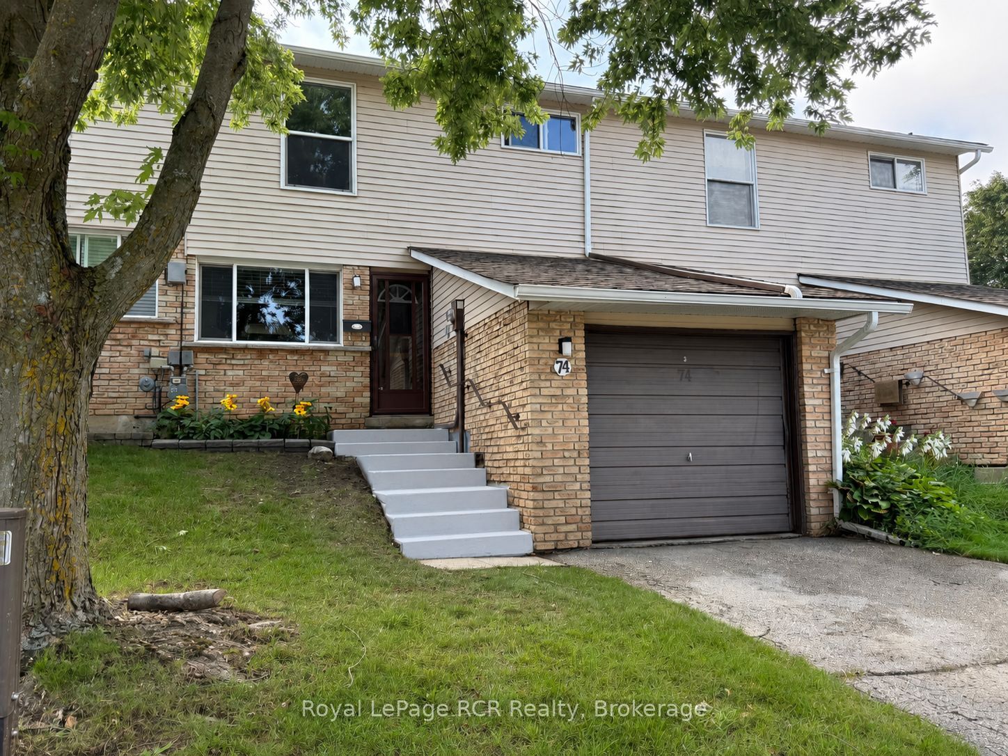 74 Laurie Crescent